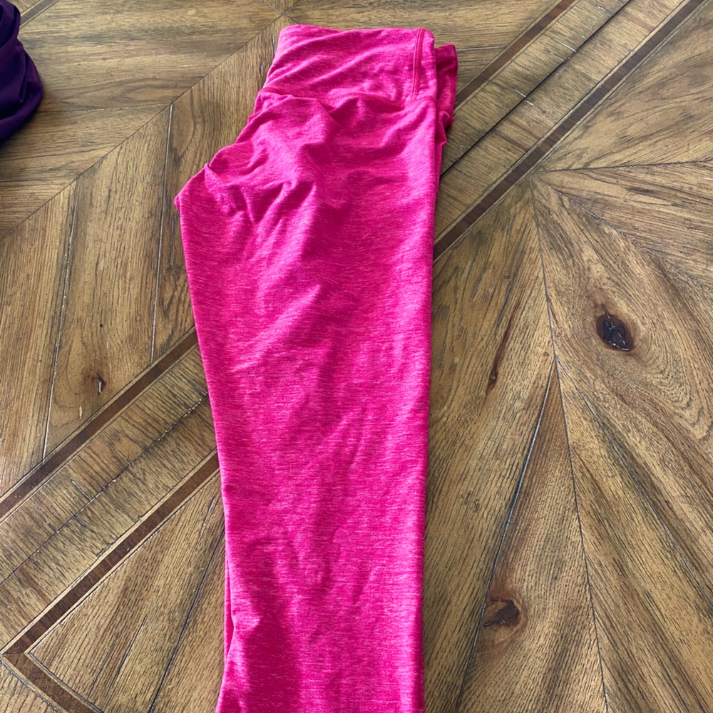 Pink Lululemon leggings